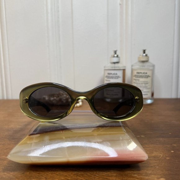 Gucci GG 2438 90's Bug Eye Sunglasses - Picture 1 of 12